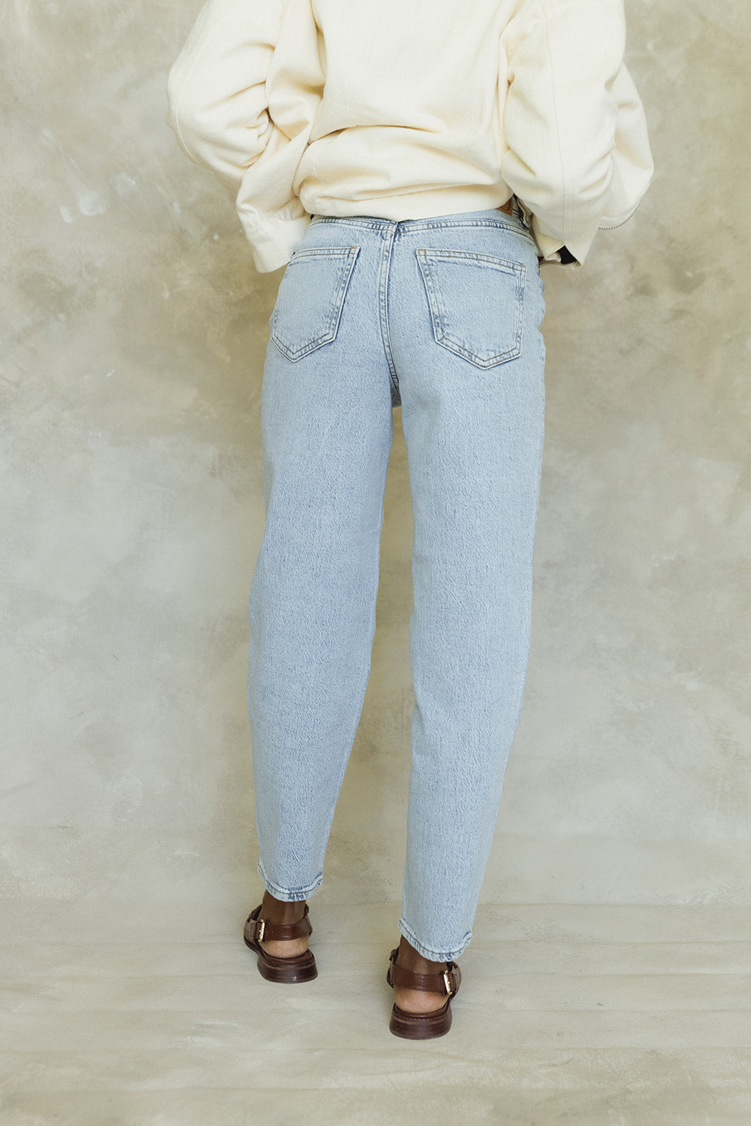 The High Rise Mom Jeans - Light Denim